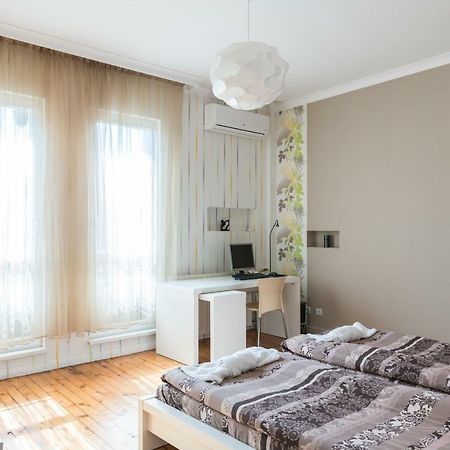 Chung cư 100 m² 2 phòng ngủ, 2 phòng tắm riêng ở Trung tâm Thành phố Sofia Ngoại thất bức ảnh