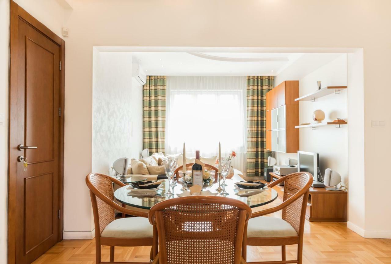Chung cư 100 m² 2 phòng ngủ, 2 phòng tắm riêng ở Trung tâm Thành phố Sofia Ngoại thất bức ảnh