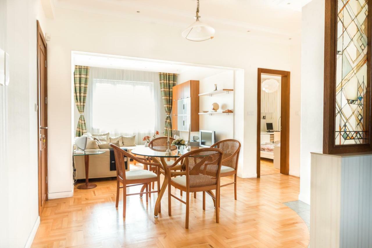 Chung cư 100 m² 2 phòng ngủ, 2 phòng tắm riêng ở Trung tâm Thành phố Sofia Ngoại thất bức ảnh
