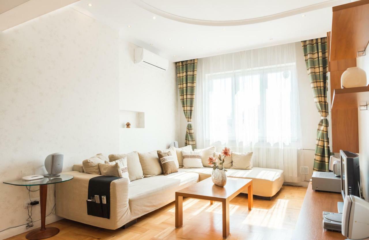 Chung cư 100 m² 2 phòng ngủ, 2 phòng tắm riêng ở Trung tâm Thành phố Sofia Ngoại thất bức ảnh