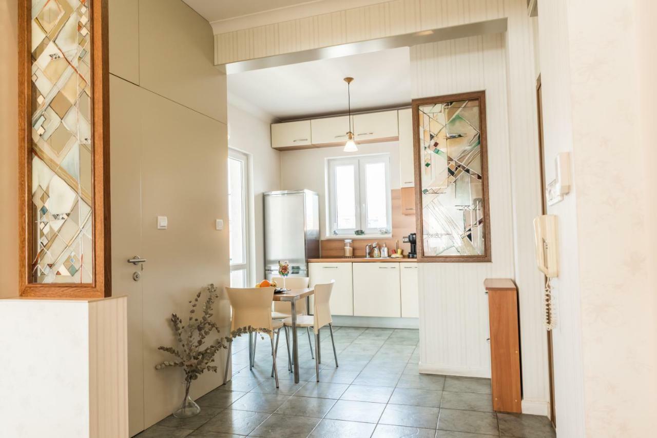 Chung cư 100 m² 2 phòng ngủ, 2 phòng tắm riêng ở Trung tâm Thành phố Sofia Ngoại thất bức ảnh