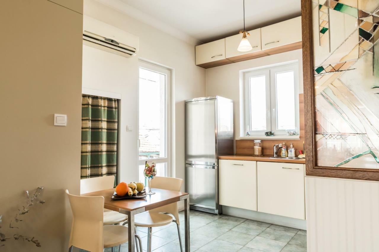 Chung cư 100 m² 2 phòng ngủ, 2 phòng tắm riêng ở Trung tâm Thành phố Sofia Ngoại thất bức ảnh