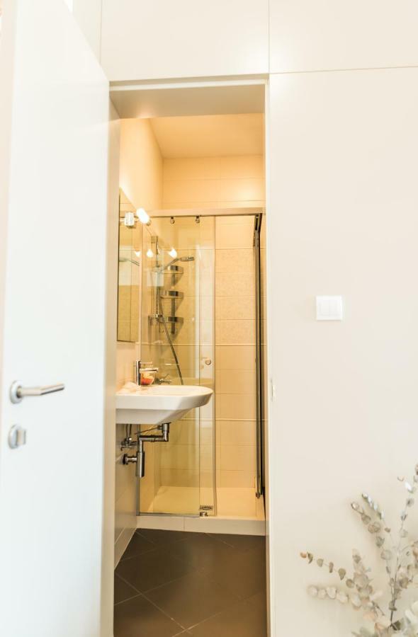 Chung cư 100 m² 2 phòng ngủ, 2 phòng tắm riêng ở Trung tâm Thành phố Sofia Ngoại thất bức ảnh